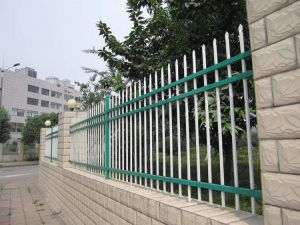 鋅鋼（gāng）護欄（lán）與其它（tā）護欄相對的